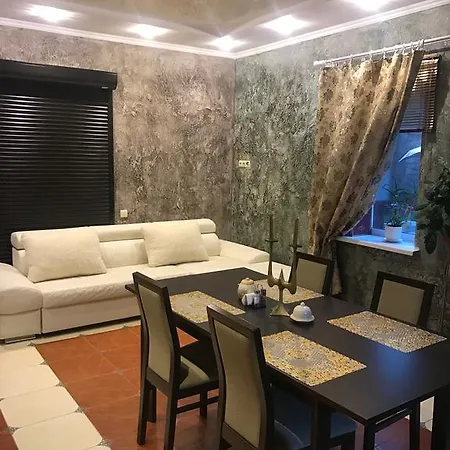 Apartment On Nesterova *