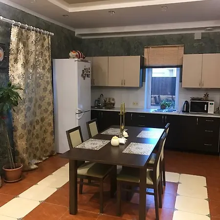 Apartment On Nesterova *